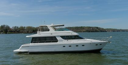 57' Carver 2003 Yacht For Sale